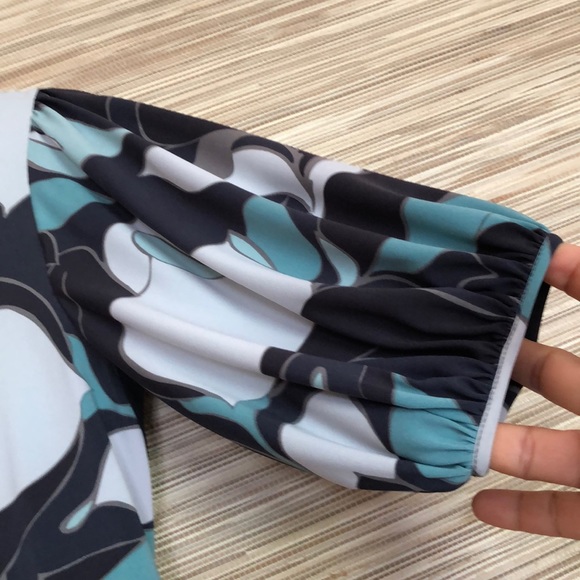 BCBG TOP - Picture 3 of 3